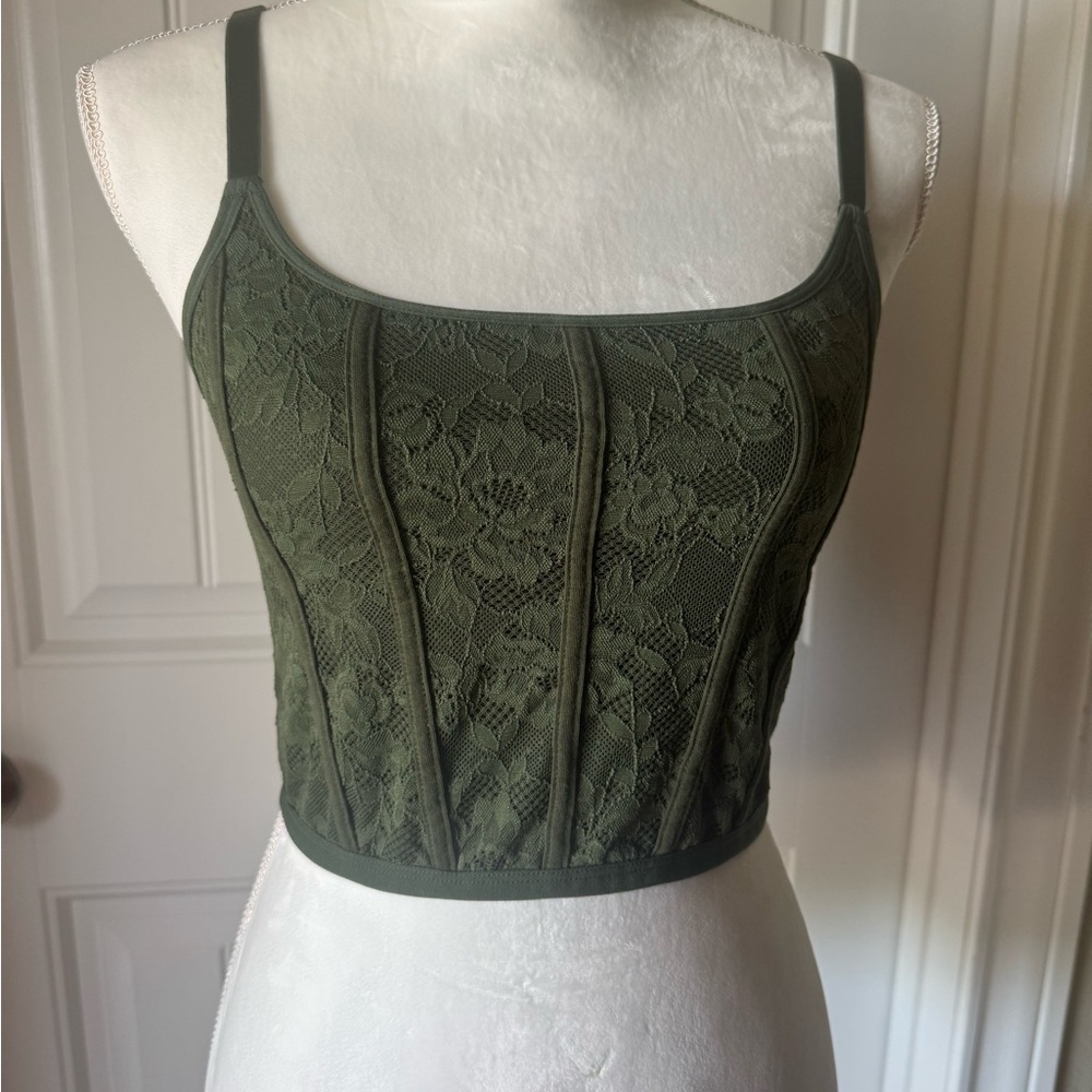 EUC Colsie Green Lace Corset Top SZ M pit2pit 14” lots of stretch.